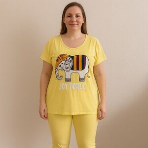 Matching Oversized Embroidered Elephant Shirt & Capris Leggings Yellow Large